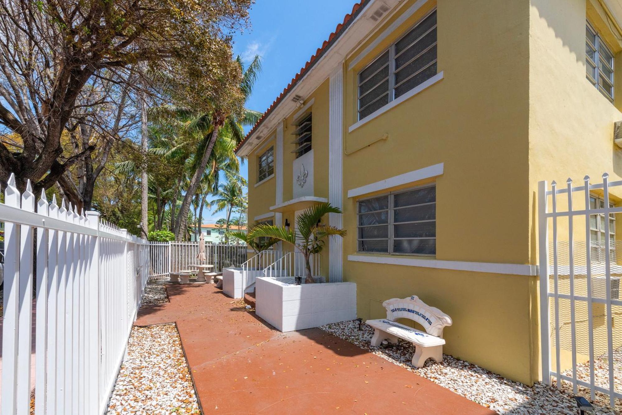 Sunnys Days 5Th St Apartment Miami Beach Exterior photo