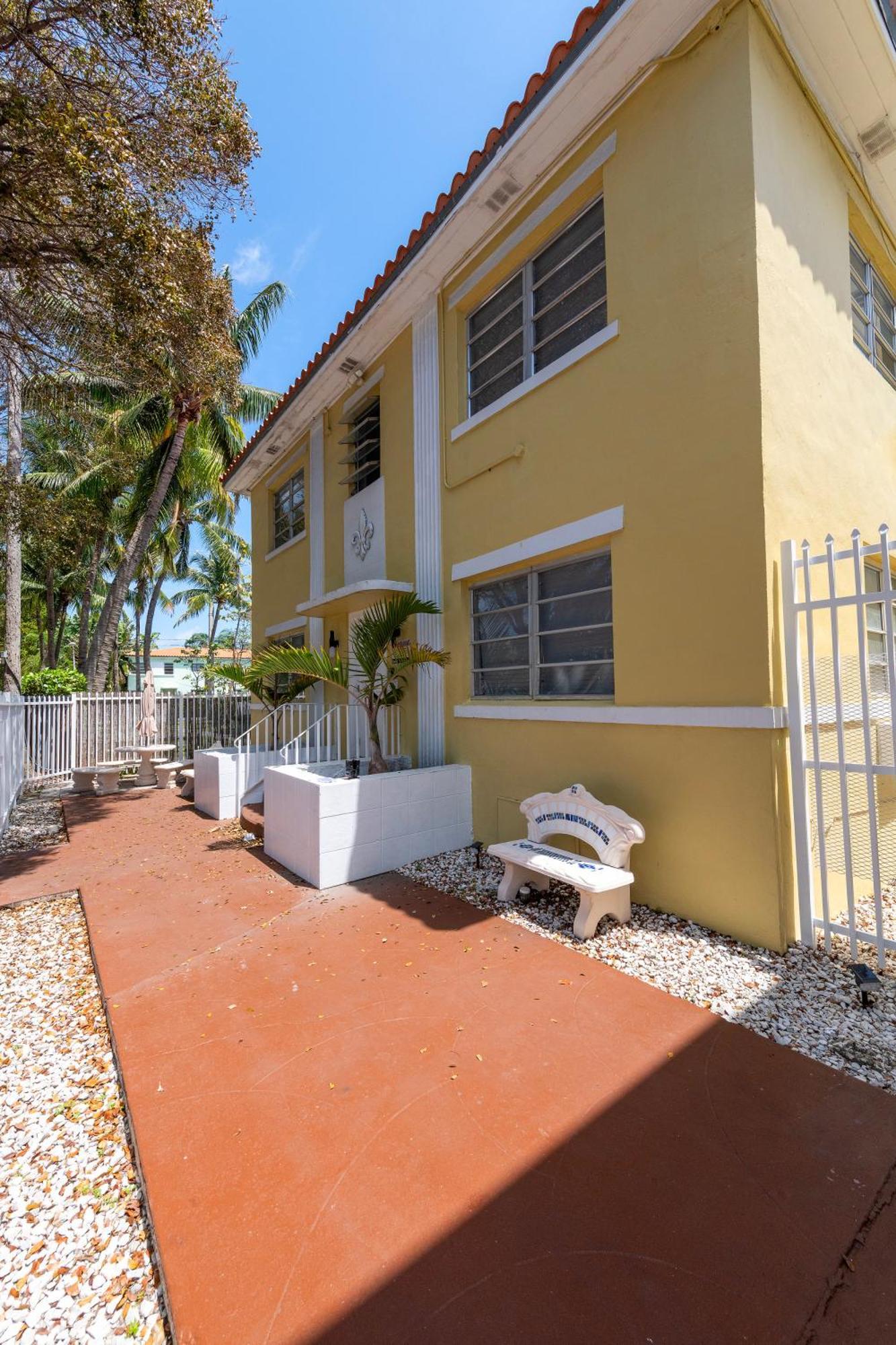 Sunnys Days 5Th St Apartment Miami Beach Exterior photo