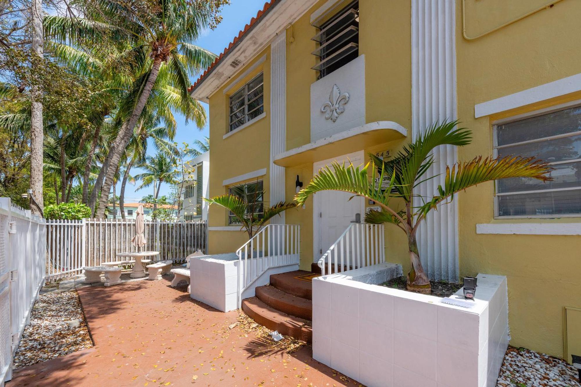 Sunnys Days 5Th St Apartment Miami Beach Exterior photo